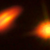 アルマ望遠鏡、互いに傾いた原始惑星系円盤を連星系で発見