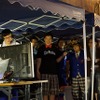 ビルを巨大スクリーンにして、来場者と一緒にプレイ！アメザリ平井の開放的なゲーム実況が大阪で