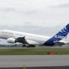 巨人機エアバス A380、世界デビュー