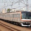 東京メトロは創立10周年を記念した「ご愛顧感謝」のキャンペーンを実施する。写真は民営化後初の新形式車両として登場した10000系。