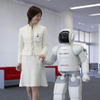 ASIMO の走りに磨き---速度向上、旋回も