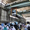 10月19日の「京阪ファミリーレールフェア」では電車をクレーンでつり上げる作業などを見学できる。写真は昨年の「ファミリーレールフェア」の様子。