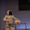 ASIMO の走りに磨き---「わたしの仕事はどうなる」写真蔵