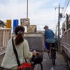 千住新橋北詰のスロープには急カーブがあり、衝突事故が懸念される