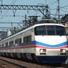 京成上野～京成成田間のシティライナーは土曜・休日のみの運行になる。写真はシティライナーで運用されているAE100形。