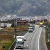 東名高速道路の清水区由比西倉澤付近。