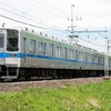 東武アーバンパークライン塗装の10000系。この塗色車が一般営業列車として、とうきょうスカイツリーラインに入るのは今回が初めてとなる。
