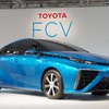 トヨタ セダンタイプの新型燃料電池自動車（FCV）