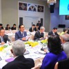 王室系財団関係者との会議