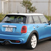 【MINI クーパーS 5ドア 試乗】使いやすいパッケージングとピーキーなハンドリング…諸星陽一