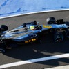 11月14日（現地時間）、英国シルバーストン・サーキットで初走行するマクラーレン・ホンダチームのF1マシン