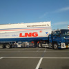 CNGを燃料とするLNGローリー車