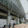 JR西日本は北陸新幹線5駅で使用する発車メロディーの使用楽曲を発表。金沢駅ではPurfumeなどのプロデュースで知られる中田ヤスタカさんのオリジナル曲が使われる。