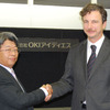 OIDS穴田社長（左）とザイロン社コバチェスCEO