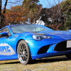 データシステム製「スバル BRZ 専用フロントバンパースポイラー」と「テールエンドスポイラー」を装着した、スバル BRZ