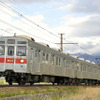 長野電鉄では来年1月1～3日の期間中、小学生が同社の鉄道全線を無料で利用できるようにする。写真は普通列車で使われている8500系。