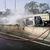 バンコク郊外で乗り合いバン炎上　けが人なし