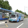 ベカメックス東急バスが運行する「KAZE SHUTTLE」。ビンズン省の旧省都市街地と新都市を結ぶ。