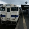 「ANSWERシステム」の導入により香椎線のほぼ全ての駅が無人化される。写真は宇美駅で発車を待つ香椎線の普通列車。