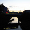 夕暮れどきの北十間川を渡る東武亀戸線の8000系