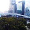 写真手前から京浜運河、東京モノレール、羽田線・湾岸線連絡路、羽田線