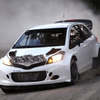 テスト走行する、ヤリス WRC