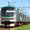 池上線と多摩川線では新型車両や別の改造車の導入が進み、これに伴い7600系が2月に引退することになった。写真は東急多摩川線を走る新型車両の7000系。