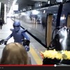 YouTubeで公開された「第1話 ラピートルジャー誕生！」より。「ラピートルジャー」と「ゴキブラー」が関西空港駅のプラットホームで戦闘を繰り広げた。