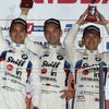 昨年の鈴鹿1000kmで表彰台に上がったTeam Studie。この時は荒（右）とミューラー（中央）に加えて、アウグスト・ファルフス（左）も起用した。