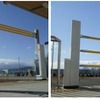 拝島駅に整備される昇降式ホーム柵のイメージ。3本のバー（右）がホームからの転落を防止する。列車の停車時にはバーが上昇（左）する。