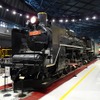既存の展示車両も展示位置を一部変更する。写真は展示位置を変更する蒸気機関車のC57 135。