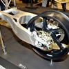 アクティブ ブース、カスタムパーツを組み込んだオブジェ（東京モーターサイクルショー15）