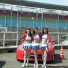 岡山国際サーキットのレースクイーンたち。