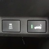 スポイラーの昇降は、運転席に追加されるスイッチによってマニュアルでの操作も可能