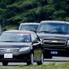 先頭から2台目のサバーバンがカーター長官の専用車とみられる。