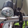 3500ルーメンの明るさで夜道を照らす「The Brightest Bike Light Ever」