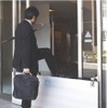 止水板の取り付け後、上部のスペースは開いたまま残るため、人の出入りが可能。万が一に備え、早めに取り付けておくことができる（画像はプレスリリースより）