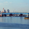 台船リフトアップによる橋桁架設が始まった首都高速10号晴海線