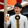 妻夫木聡が、自身で注いだ生ビールを飲んだあとの表情