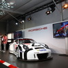 ニュル24時間の会場で行われた新型『911 GT3R』アンベールの様子