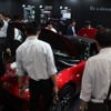 人とくるまのテクノロジー展2015でのマツダブースにおけるロードスターの人気ぶり
