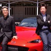 ロードスター開発主査の、山本修弘氏（左）と中山雅チーフデザイナー（右）