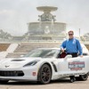 新型シボレー コルベット Z06 のペースカーとGMのマーク・ルース上級副社長