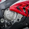 【BMW S1000RR 動画試乗】日常域から十分楽しく乗りこなせる「超」スーパースポーツ…佐川健太郎