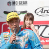 鈴木健二