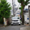 細街路に突入。非常に狭い裏通りでも最後までしっかりと案内してくれる。