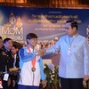 サイクリングイベントを発表するプラユット首相ら（１８日）
