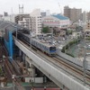 押上線の京成曳舟駅。2013年8月から上り線が高架線に切り替えられており、今年8月23日には下り線も高架線に切り替えられる予定。
