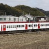 水戸岡さんの鉄道車両は独特なデザインで知られる。写真は水戸岡さんがデザインした和歌山電鐵2270系「いちご電車」。