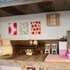 「LiccA CAFE」店内に展示されているリカちゃん人形